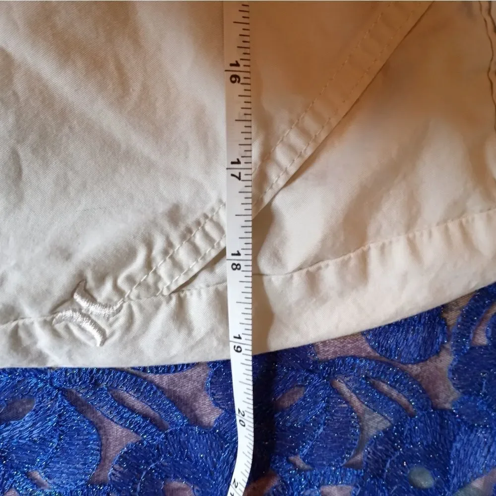 Hurley Women's Shorts Size9 (33-inch waist) 5-Pockets 100%Cotton White Used